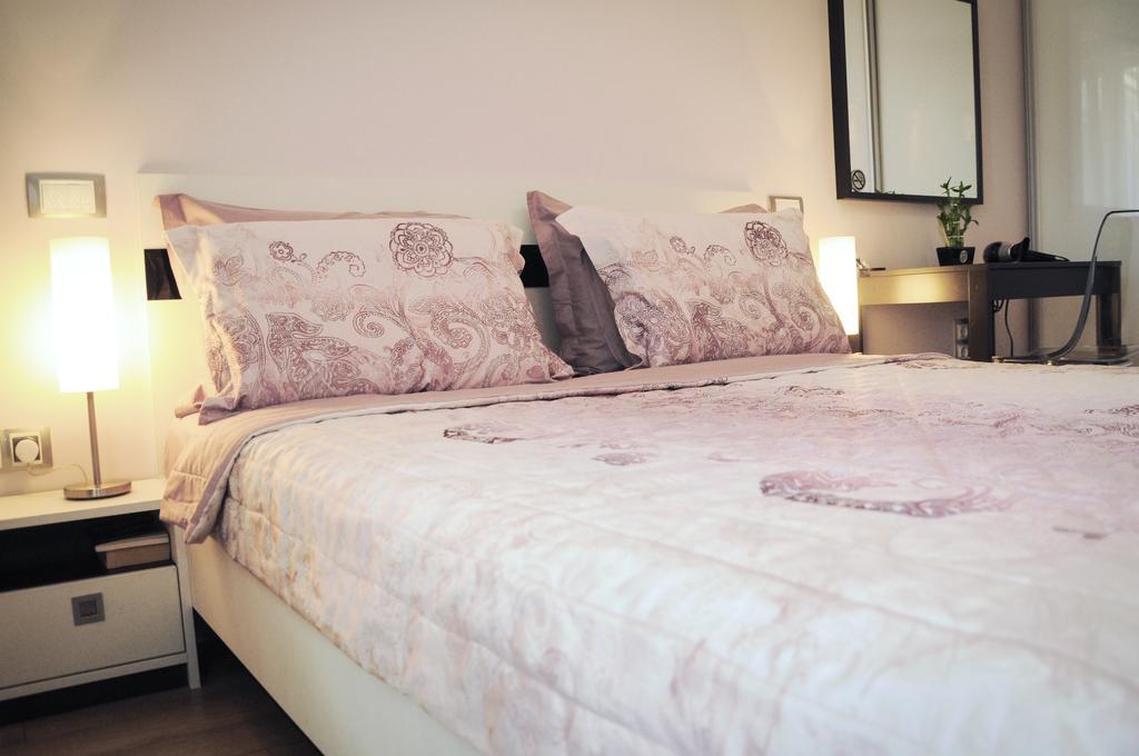 Derelli Deluxe And Derelli Adorable Apartments София Стая снимка