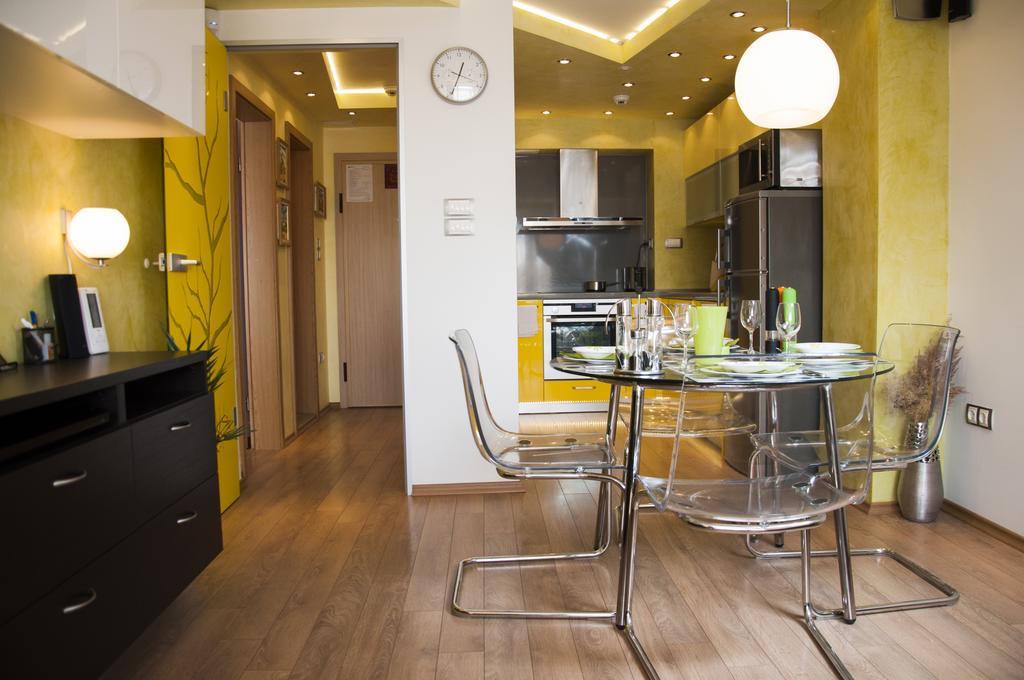 Derelli Deluxe And Derelli Adorable Apartments София Стая снимка