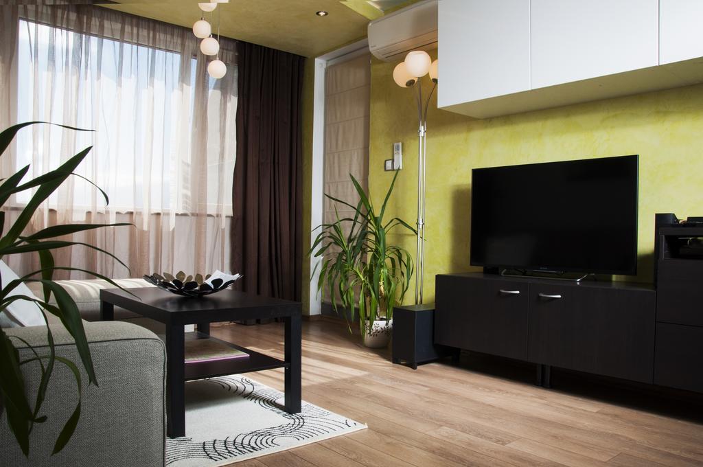 Derelli Deluxe And Derelli Adorable Apartments София Стая снимка