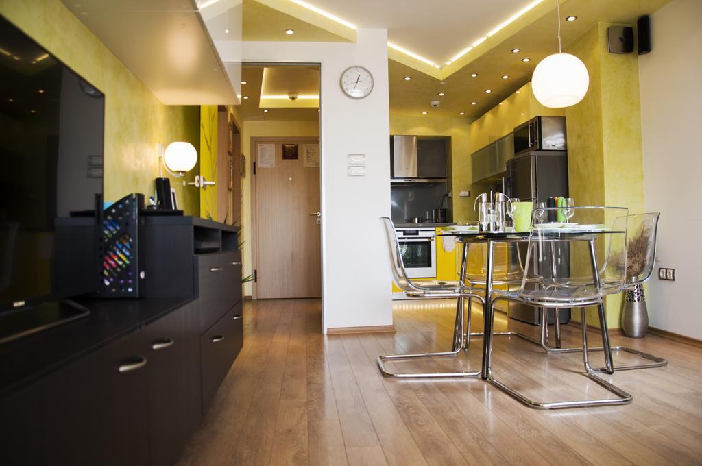 Derelli Deluxe And Derelli Adorable Apartments София Стая снимка