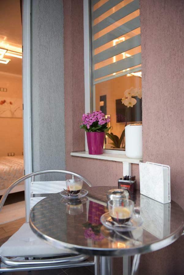 Derelli Deluxe And Derelli Adorable Apartments София Екстериор снимка