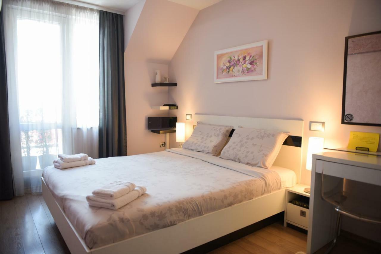 Derelli Deluxe And Derelli Adorable Apartments София Екстериор снимка